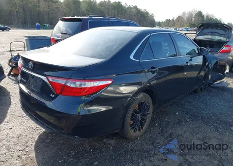2015 Toyota Camry Se z USA, uszkodzony, nr VIN 4T1BF1FKXFU053128